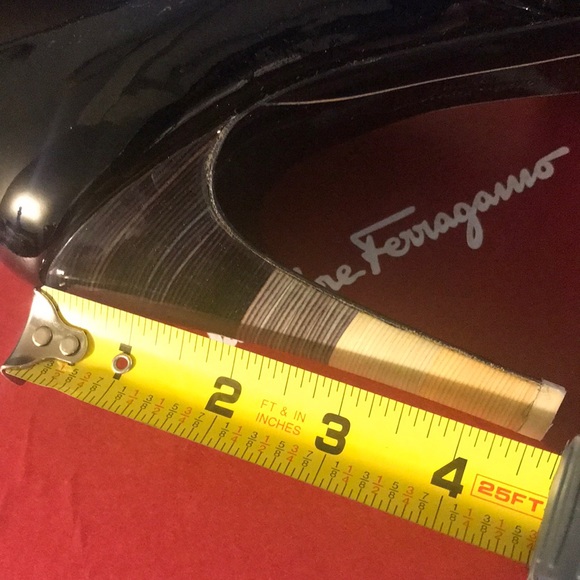 💐💕AUTHENTIC SALVATORE FERRAGAMO PEEK TOE PUMP💐 - Picture 5 of 8